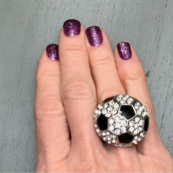 ⚽️ Black White Enamel Crystal Adjustable Soccer Football Cocktail Statement Ring - Picture 1 of 3